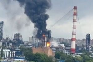 "Бензинові цистерни в РФ уже прирівнюються до явлення Христа". Московський НПЗ зупинив роботу – ЗМІ