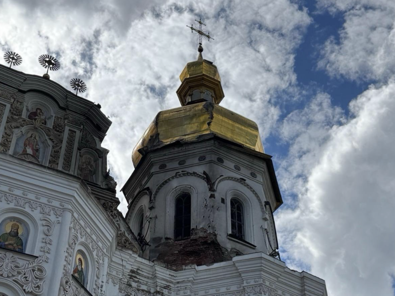 "Жахливе насильство має припинитися". У США відреагували на російський удар по Києво-Печерській лаврі