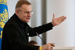 Садовий про відновлення перельотів зі Львова: Ви чули, щоб атакували аеропорт в Москві чи Санкт-Петербурзі?