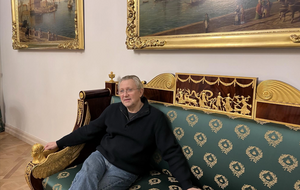 "Главнее Путина". ФСБ задержала близкого к главе Кремля криминального авторитета Антиквара. Что это значит