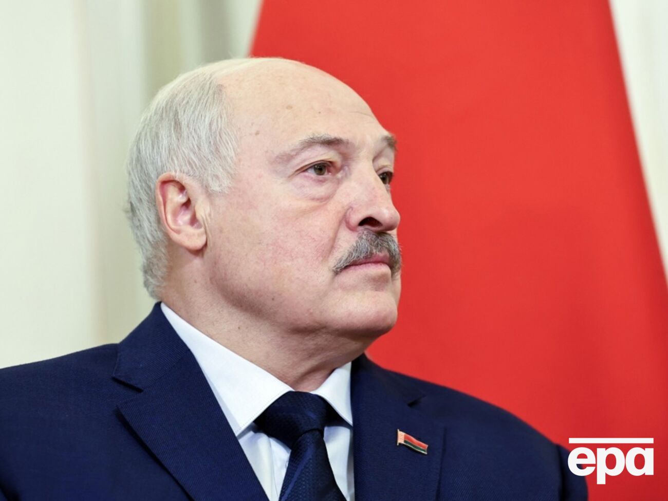 Лукашенко звинуватив Україну в ударі дрона по автобусу з білорусами, повіреного викликали в МЗС
