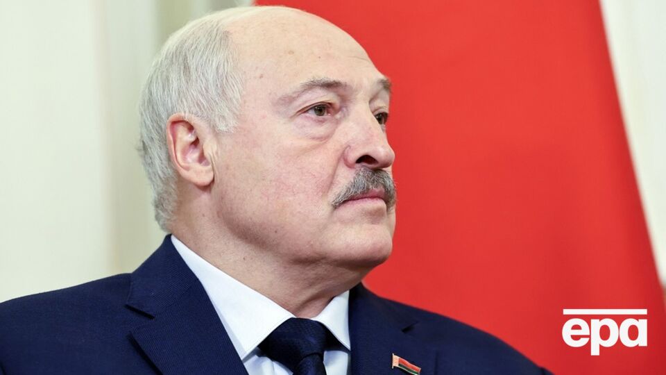 Лукашенко звинуватив Україну в ударі дрона по автобусу з білорусами, повіреного викликали в МЗС