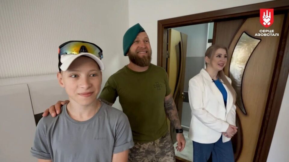 Після поранень і полону оборонець Маріуполя Геннадій Дермановський отримав житло для сім'ї