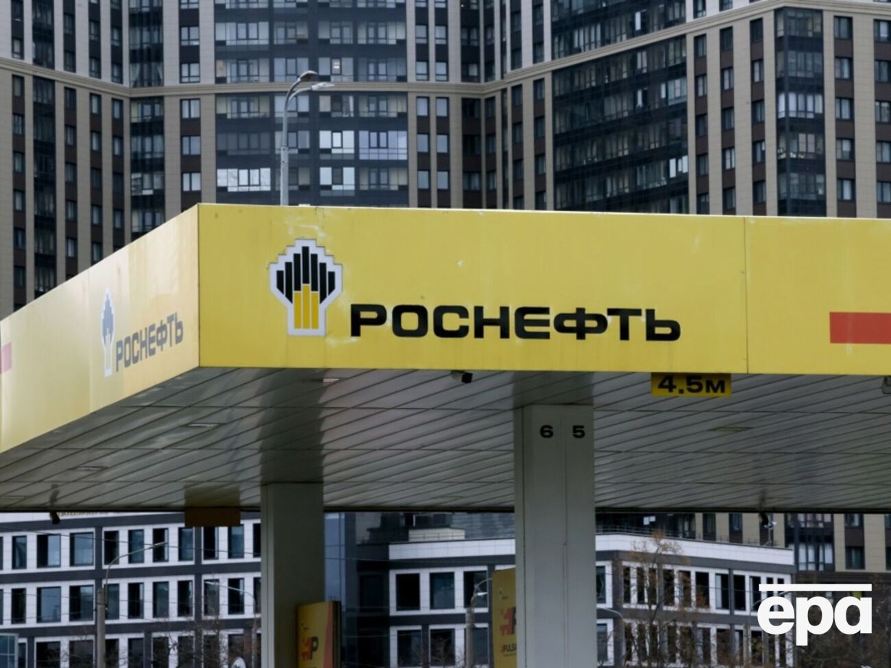 Вслед за Крымом в нескольких областях РФ ограничили продажу бензина в канистры