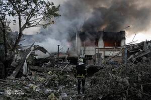 "Тримала чужу дитину з відірваною кінцівкою". Адвокатка розповіла про страшну трагедію сім'ї в Києві