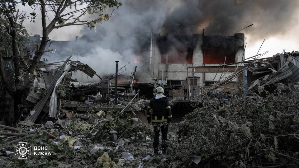"Тримала чужу дитину з відірваною кінцівкою". Адвокатка розповіла про страшну трагедію сім'ї в Києві