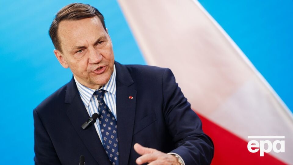 Скандал вокруг ордена Зеленского. Сикорский отреагировал на слова Медведева