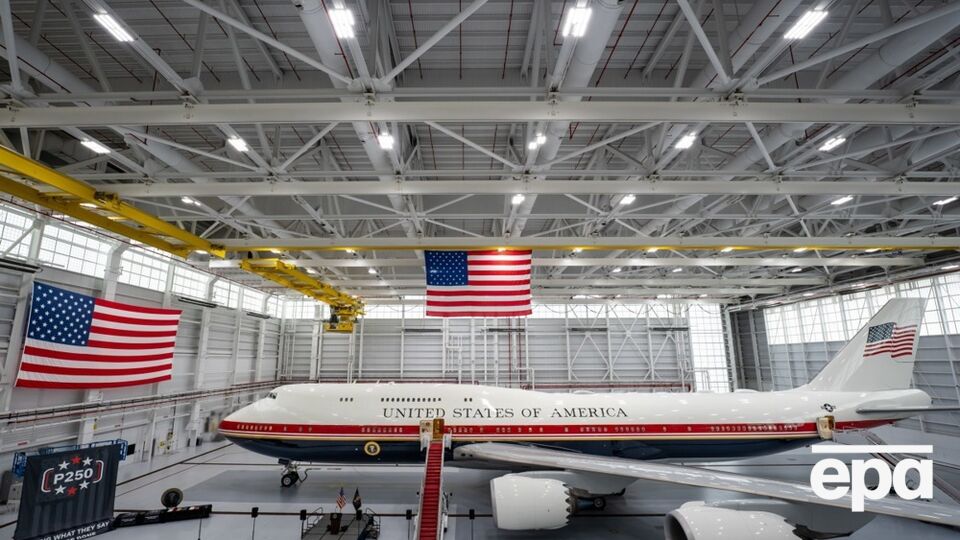 "Літаючий Білий дім". Трамп похизувався подарованим Катаром Boeing 747
