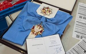 Зеленський поштою відправив Навроцькому орден Білого Орла і згадав про Катерину ІІ, Муссоліні й Шредера