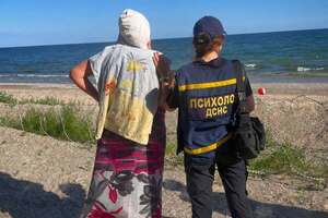 10-річну дівчинку віднесло у відкрите море в Одеській області. Вона плавала на надувному колі