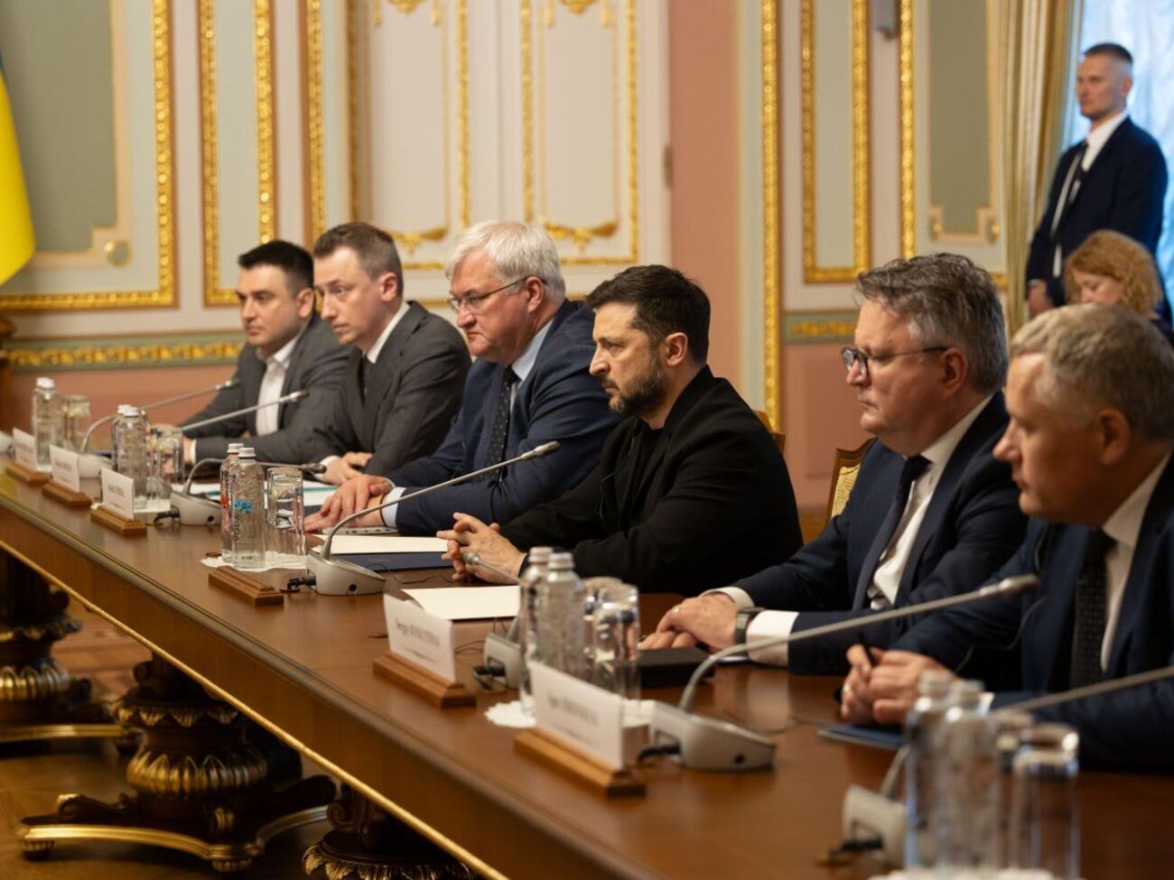 Зеленський про переговори: Ми даємо можливість "рускім" обирати формат