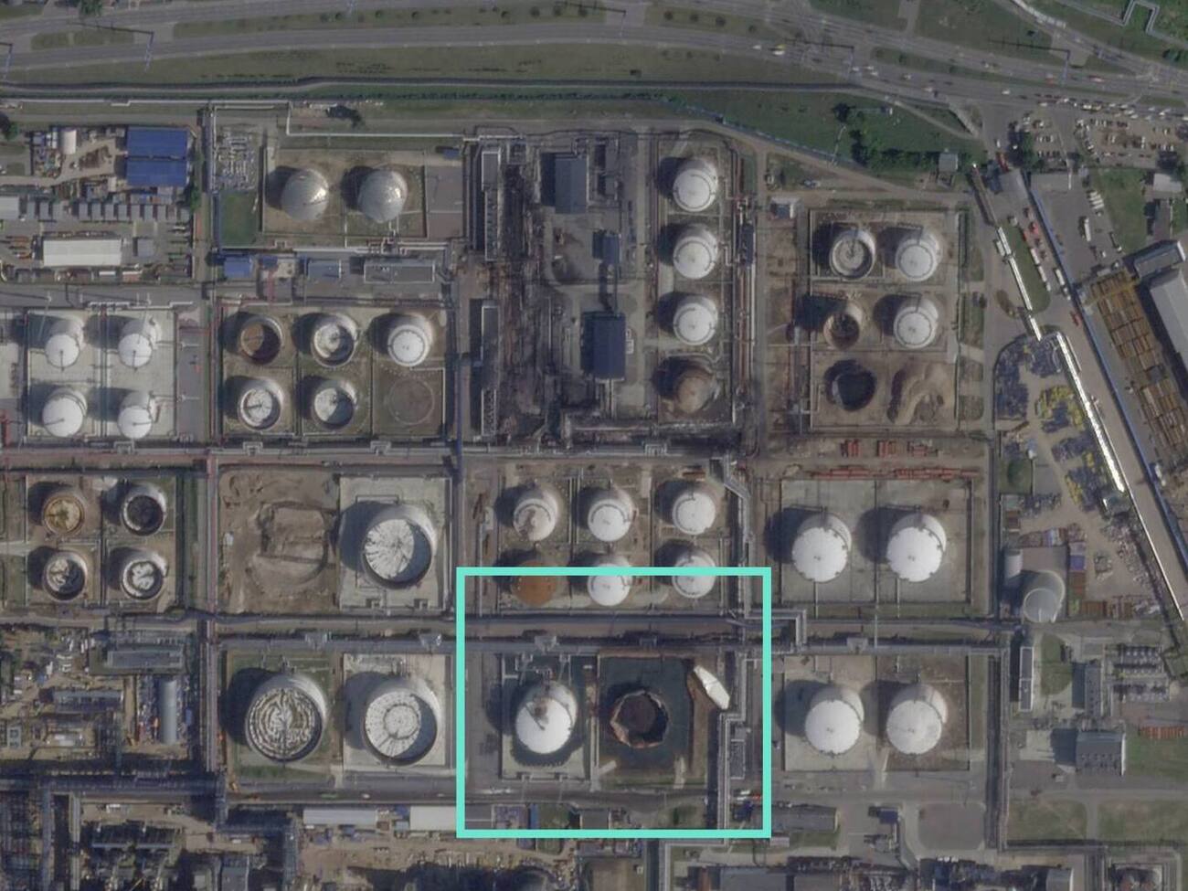 Супутникові знімки показали наслідки атаки на Московський НПЗ. Стало відомо, куди поділася зірвана кришка