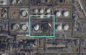Супутникові знімки показали наслідки атаки на Московський НПЗ. Стало відомо, куди поділася зірвана кришка