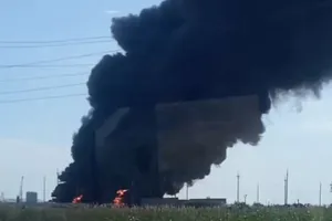 Ні карткою, ні готівкою, ні за талонами. На АЗС у Криму припинили продаж пального