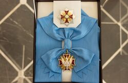 Орден, який забрали у Зеленського, вперше вручили Мазепі. Хто його ще отримав і чому Польща "ображена". Головне