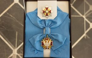 Орден, який забрали у Зеленського, вперше вручили Мазепі. Хто його ще отримав і чому Польща "ображена". Головне