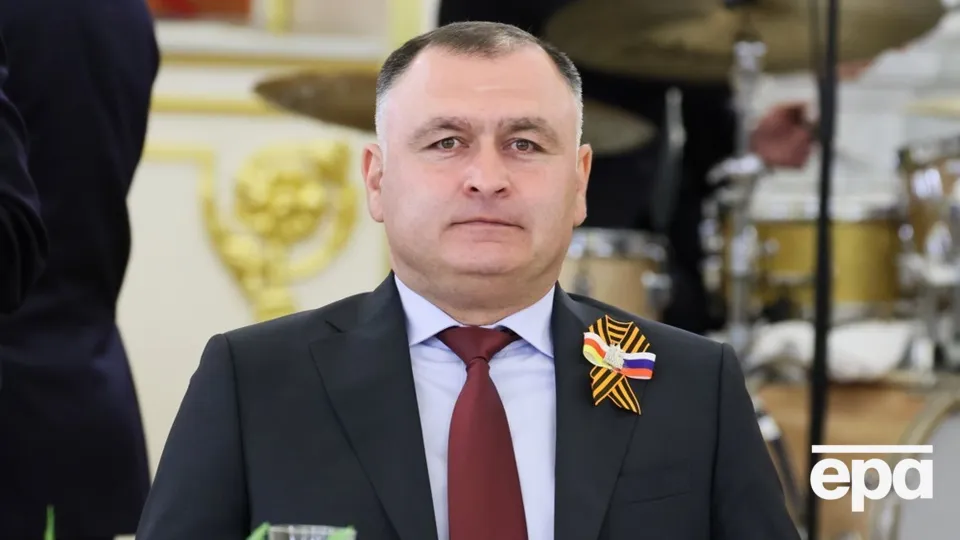 "Путін готується до нової анексії?" "Президент" Південної Осетії раптом подав у відставку
