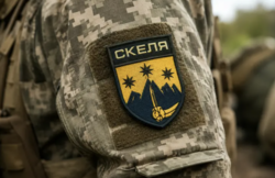 Катування, побиття та суїциди. "Бабель" опублікував велике розслідування про "Скелю". Що кажуть у полку
