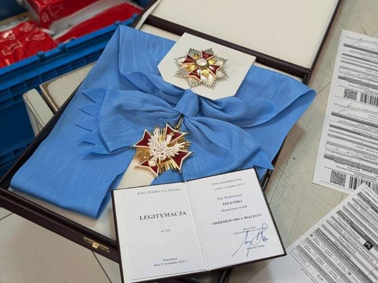Орден Білого Орла Зеленського повернувся до Польщі. Що з ним буде далі