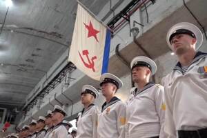 "Глубинный народ". В Крыму выпуск Черноморского училища имени Нахимова прошел под землей
