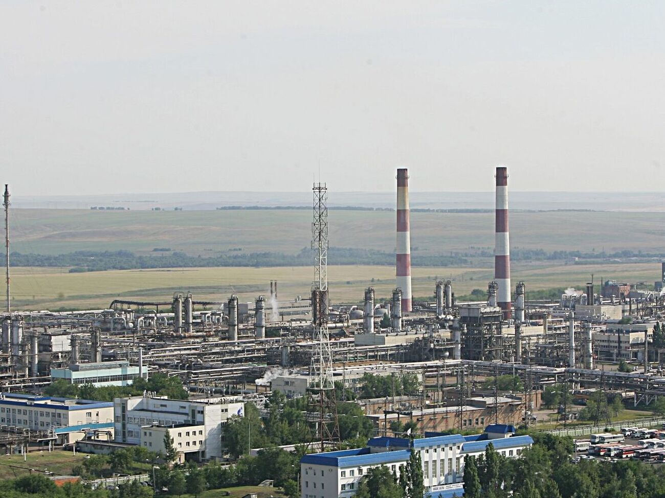 "Хе-хе. Оце війна цікава". В Оренбурзькій області РФ під атакою дронів могло опинитися два заводи "Газпрому"