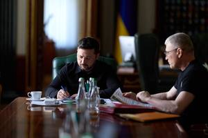 "Сделаем выводы". Зеленский заявил, что РФ перебрасывает системы ПВО из регионов в Москву и к мосту в Крыму