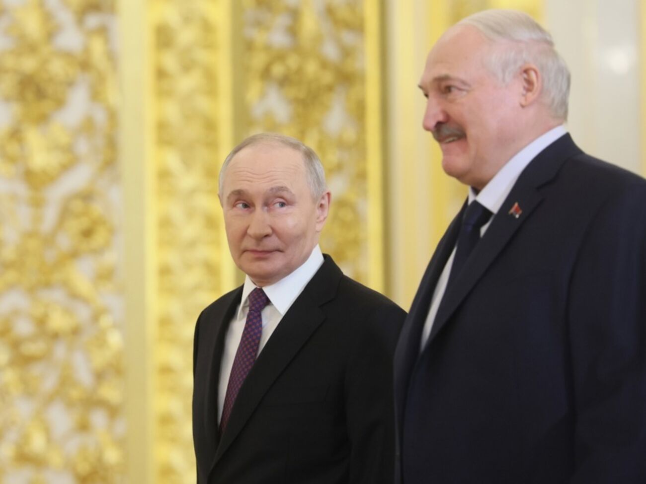 "Якщо Лукашенко схибить". Україна вважає, що Путін штовхає Білорусь у війну. Що про це відомо?