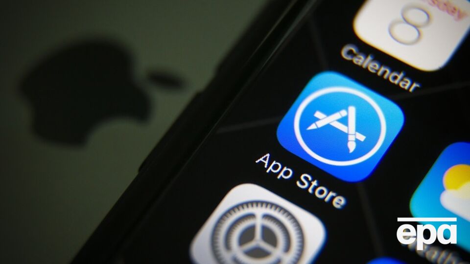 Російські застосунки без попередження видалили з App Store. Пєсков порадив перейти на Android