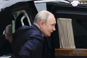 Как Путин прячется от украинских дронов в Москве – новая песня Слепакова разрывает сеть. Видео