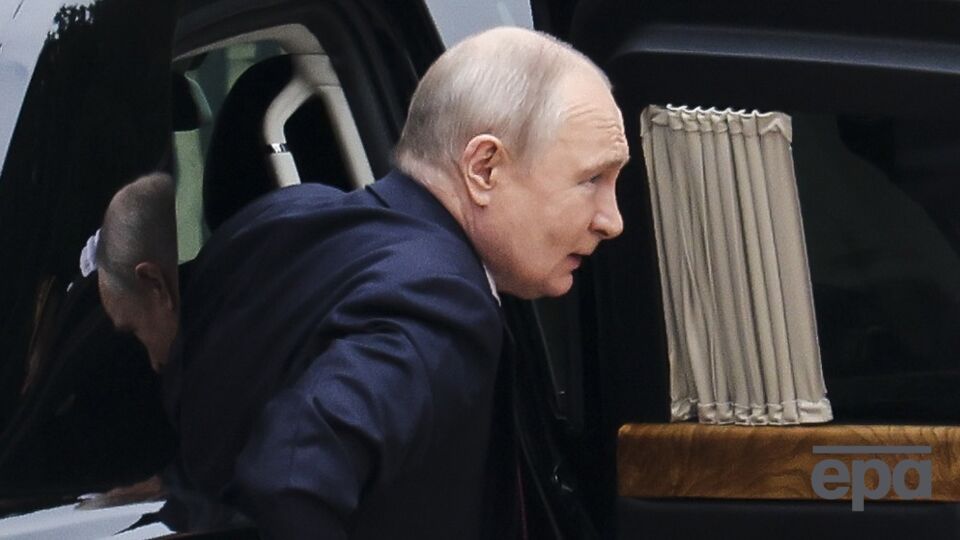 Как Путин прячется от украинских дронов в Москве – новая песня Слепакова разрывает сеть. Видео