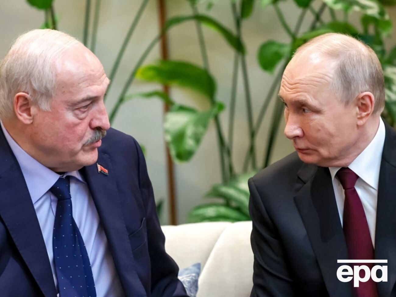 После вчерашней встречи с Путиным Лукашенко остался на Валдае. С какой целью
