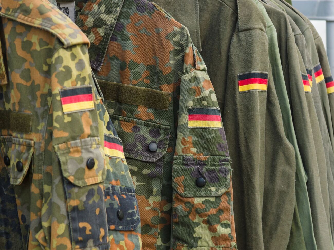 У Німеччині можуть повернути обов'язкову військову службу. Молодь заявляє, що не хоче бути "гарматним м'ясом"