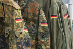 У Німеччині можуть повернути обов'язкову військову службу. Молодь заявляє, що не хоче бути "гарматним м'ясом"