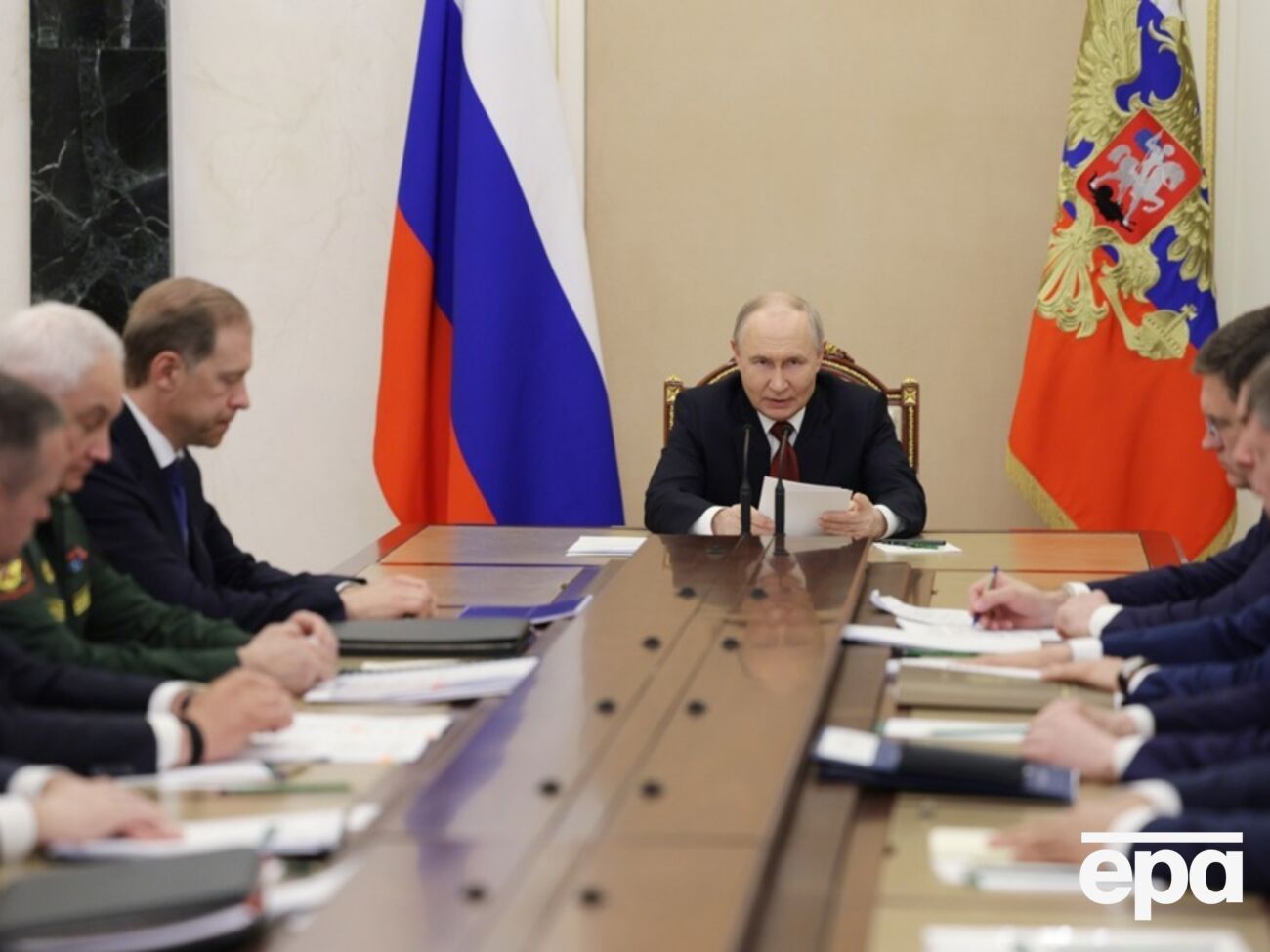 "Не всегда есть в наличии". Путин признал проблемы с бензином в России