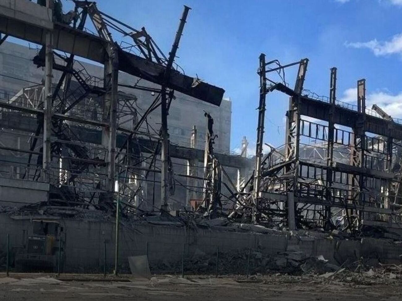 Міст у Криму, склад боєприпасів і два НПЗ. Генштаб ЗСУ повідомив про серію ударів по об'єктах РФ