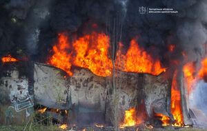 Россия нанесла удар по Запорожью, более 10 пострадавших. В городе – пожары и разрушения. Фото, видео