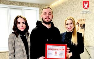 "Плацдарм для новой жизни". "Сердце Азовстали" передало квартиру защитнику Мариуполя Юрию Рябченко