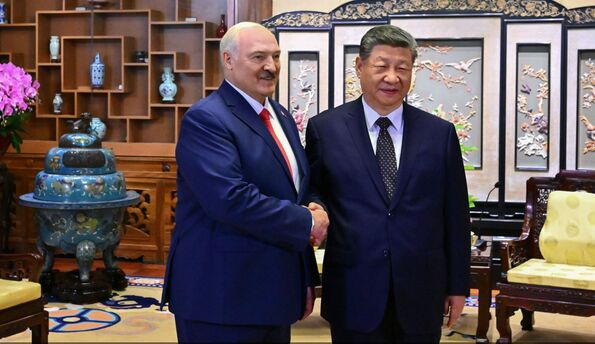 Чому Лукашенко терміново полетів до Сі Цзіньпіна після ночі з Путіним на Валдаї. Головне