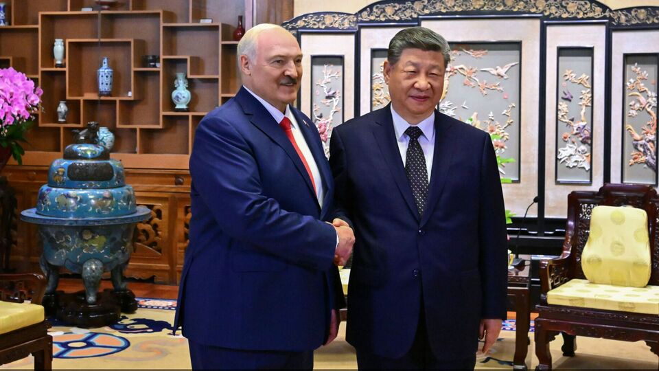 Почему Лукашенко срочно полетел к Си Цзиньпину после ночи с Путиным на Валдае. Главное