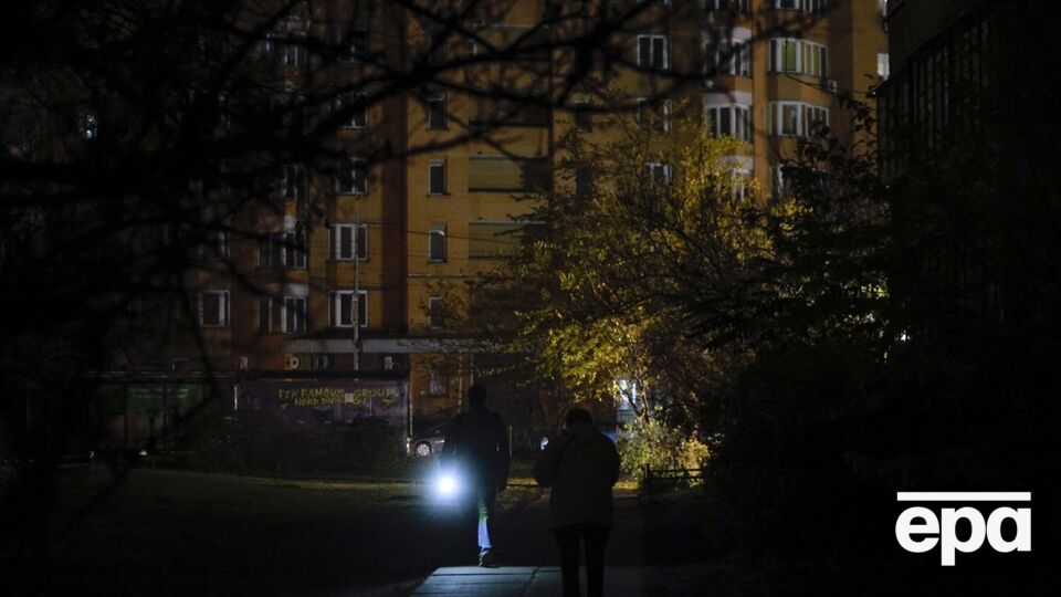 В Україні вперше цього літа діятимуть погодинні графіки вимкнень світла. Де й коли