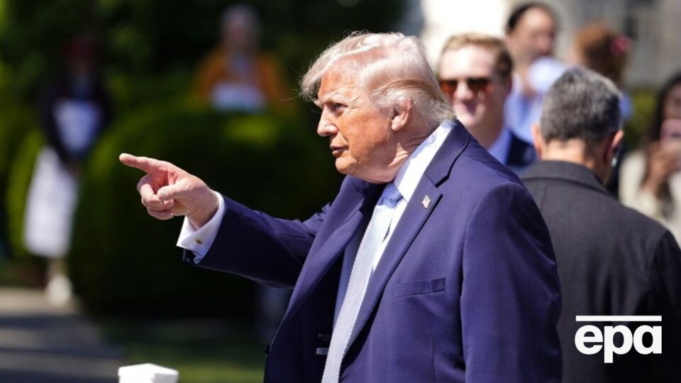 18 карат золота, 321 бриллиант и 75 камней. Трампу подарили эксклюзивный перстень. Фото