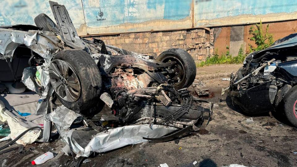 Перекинуло на дах. У Києві – смертельна ДТП за участі п'яти автомобілів. Фото