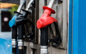 Бензину не буде, зі світлом теж проблеми. Аксьонов звернувся до кримчан