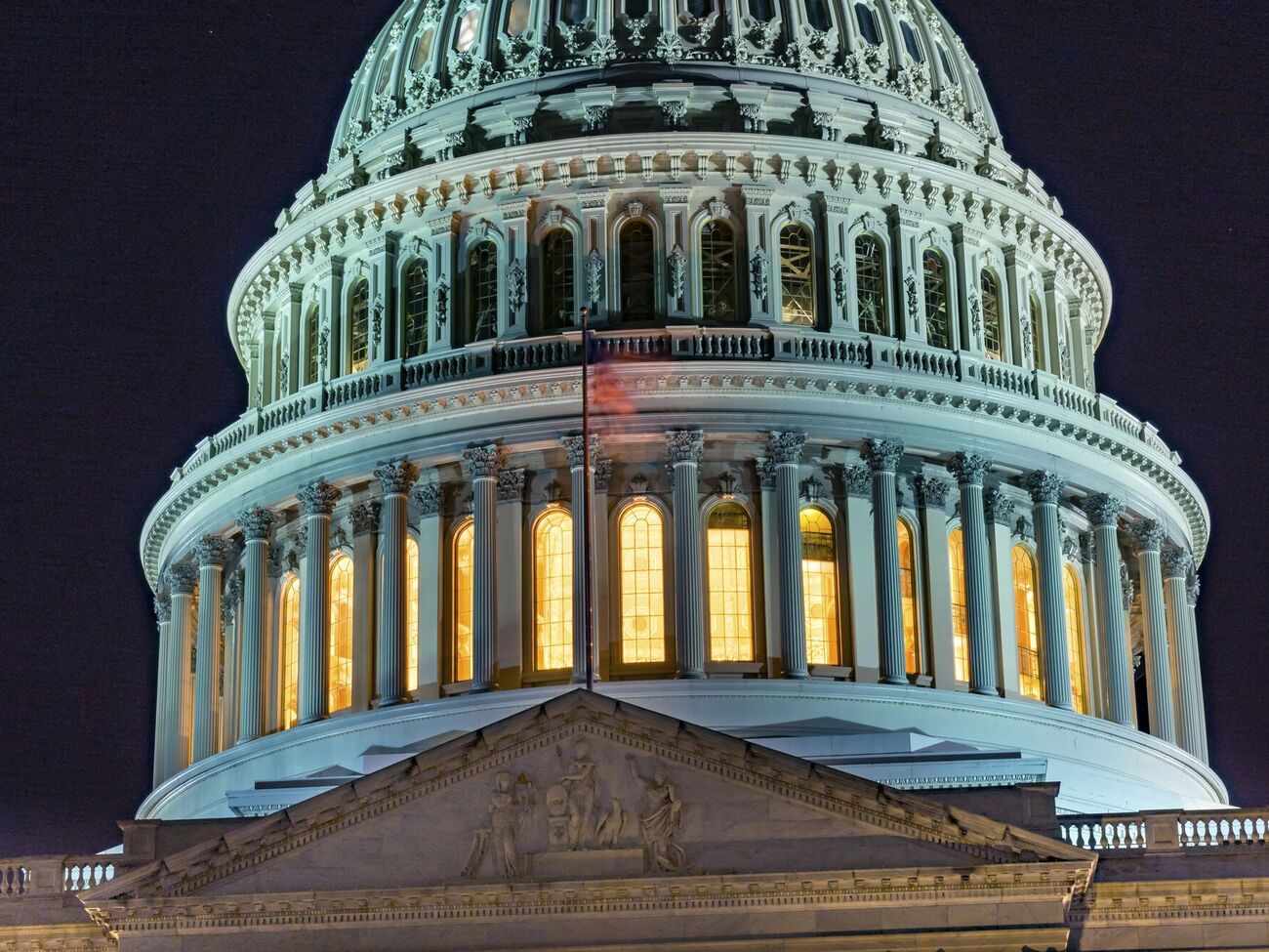 "Момент Черчилля". У Конгресі США вперше за президентства Трампа просунули законопроєкт про допомогу Україні