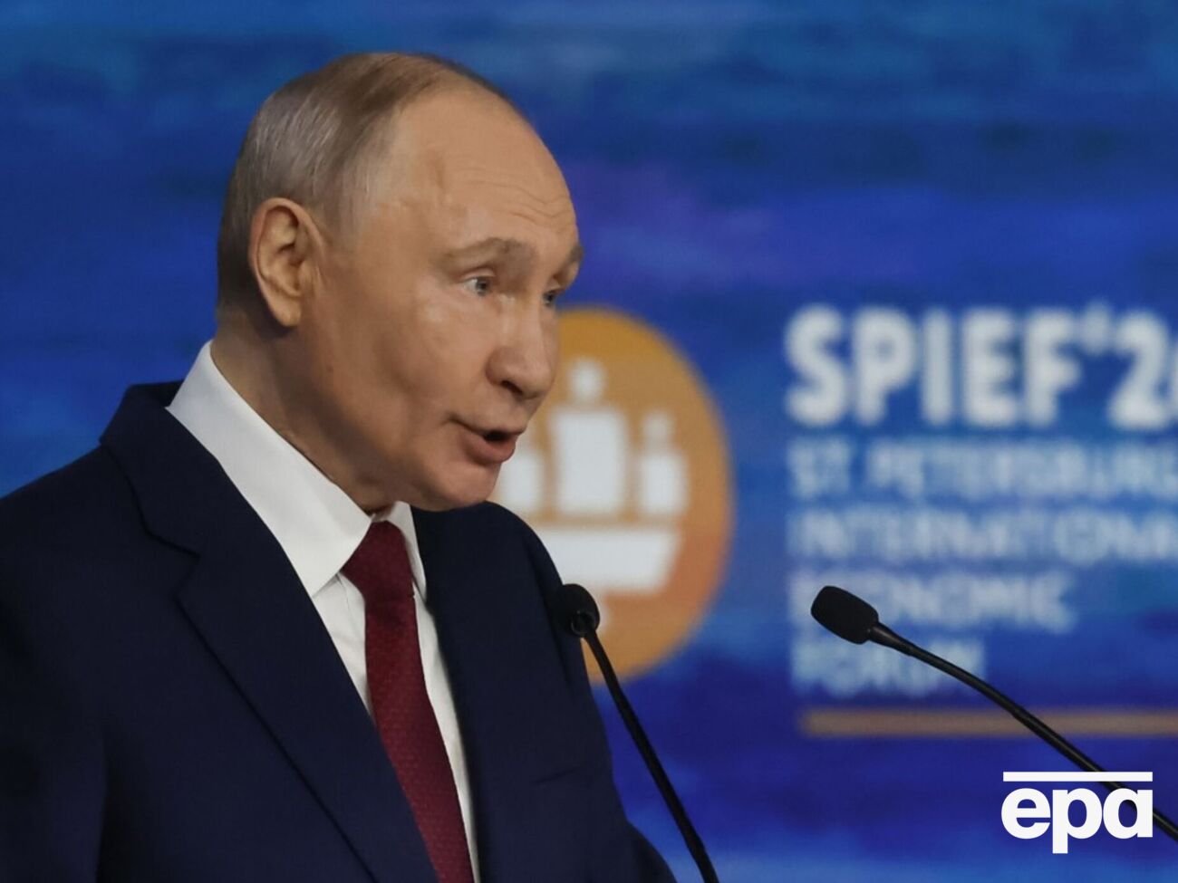 "Окрім лушпиння". Путін розповів, як російський бізнесмен у травні зустрівся із Зеленським у його резиденції