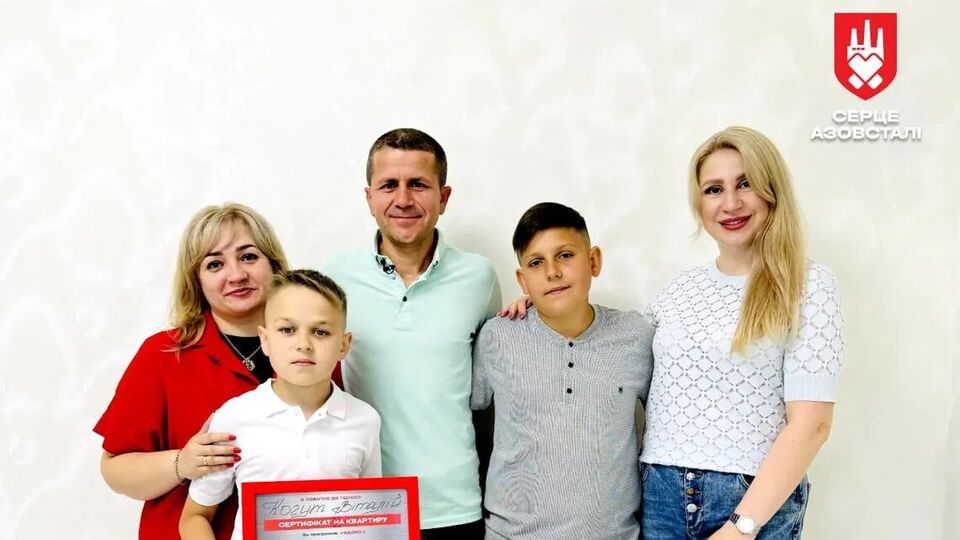 "Серце Азовсталі" передало квартиру оборонцю Маріуполя Віталію Когуту