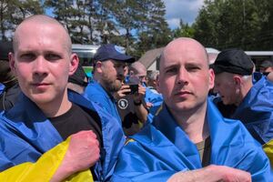 "Ми суттєво недопрацьовуємо". Редіс заявив, що з полону повернулося лише двоє азовців – оборонців Маріуполя