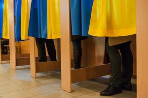 "Розумна політика" Разумкова увійшла до топ-5 партій, майже наздогнавши ЄС Порошенка – соцопитування