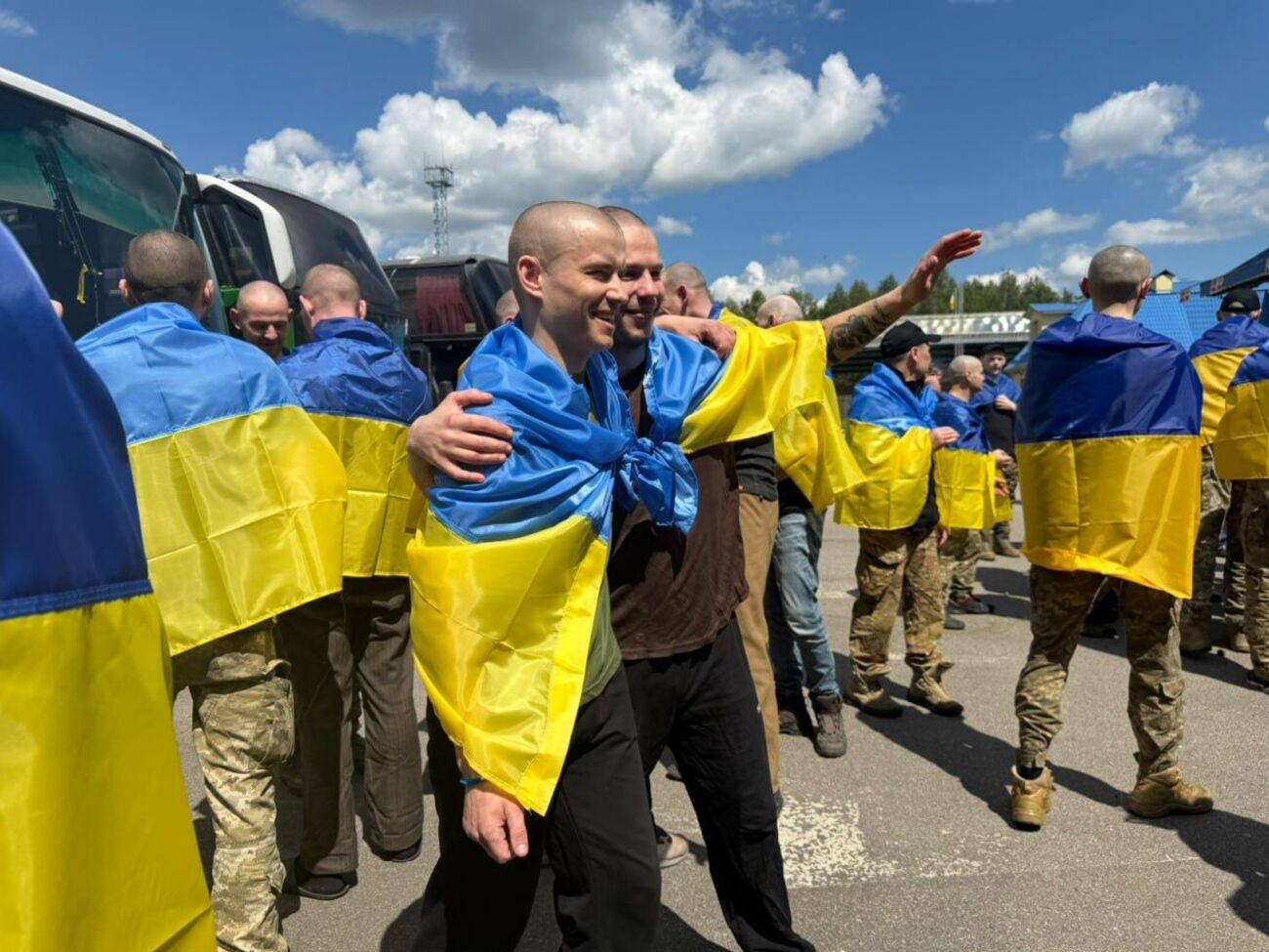 Відбувся новий обмін полоненими. Кого Україні вдалося повернути додому