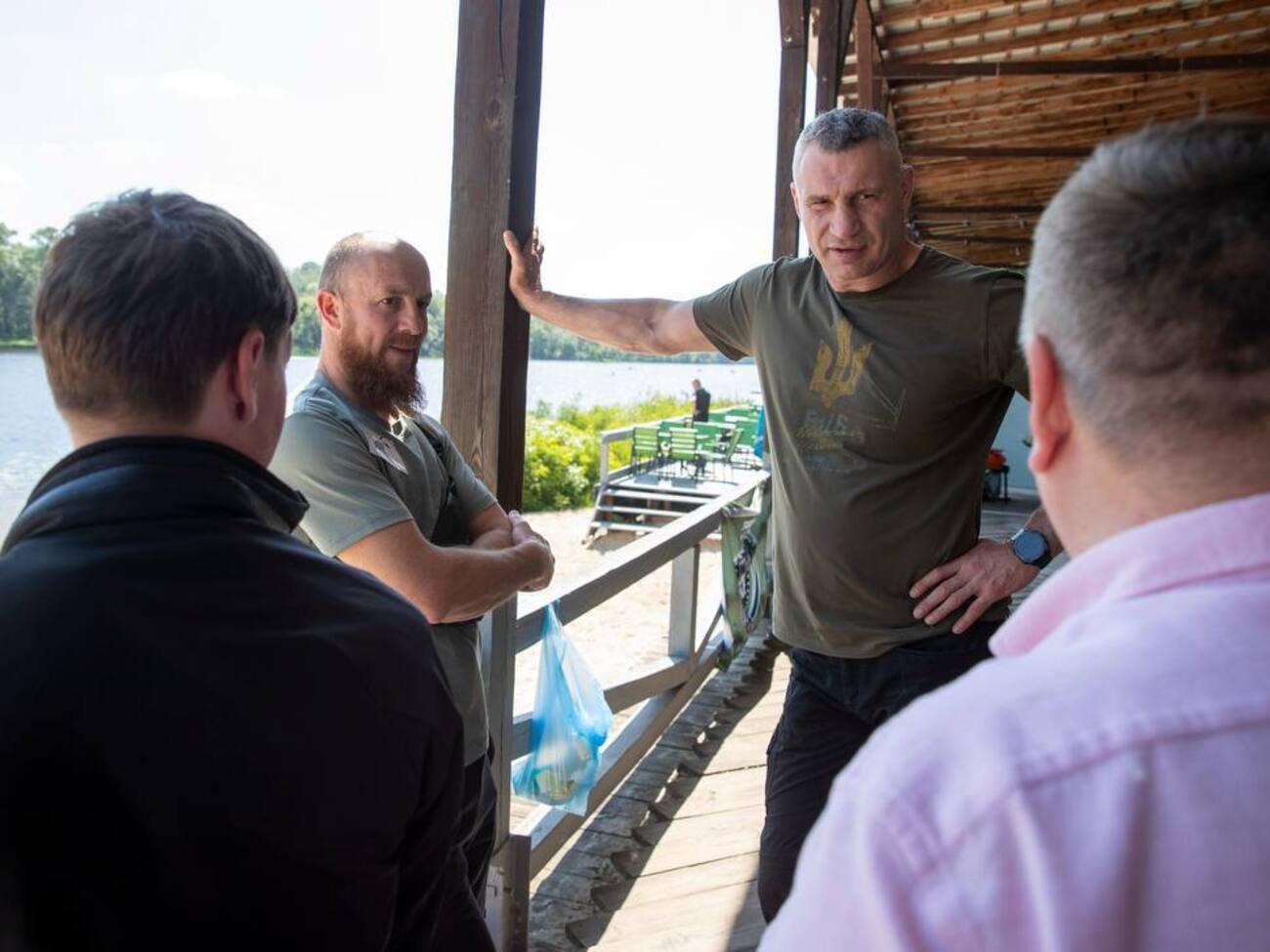 Кличко показав, як у Києві минає реабілітація ветеранів під час відпочинку на природі  